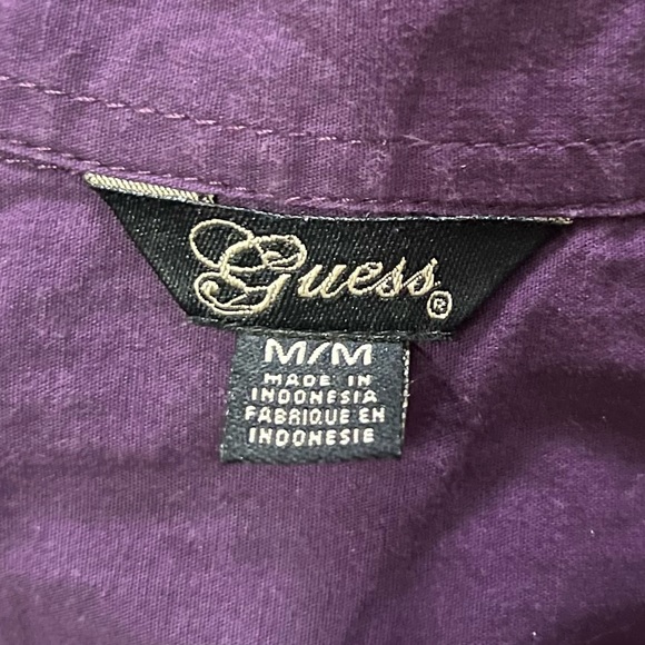 Guess Women’s Button Down Buckle Blouse Top Size M - Picture 4 of 5